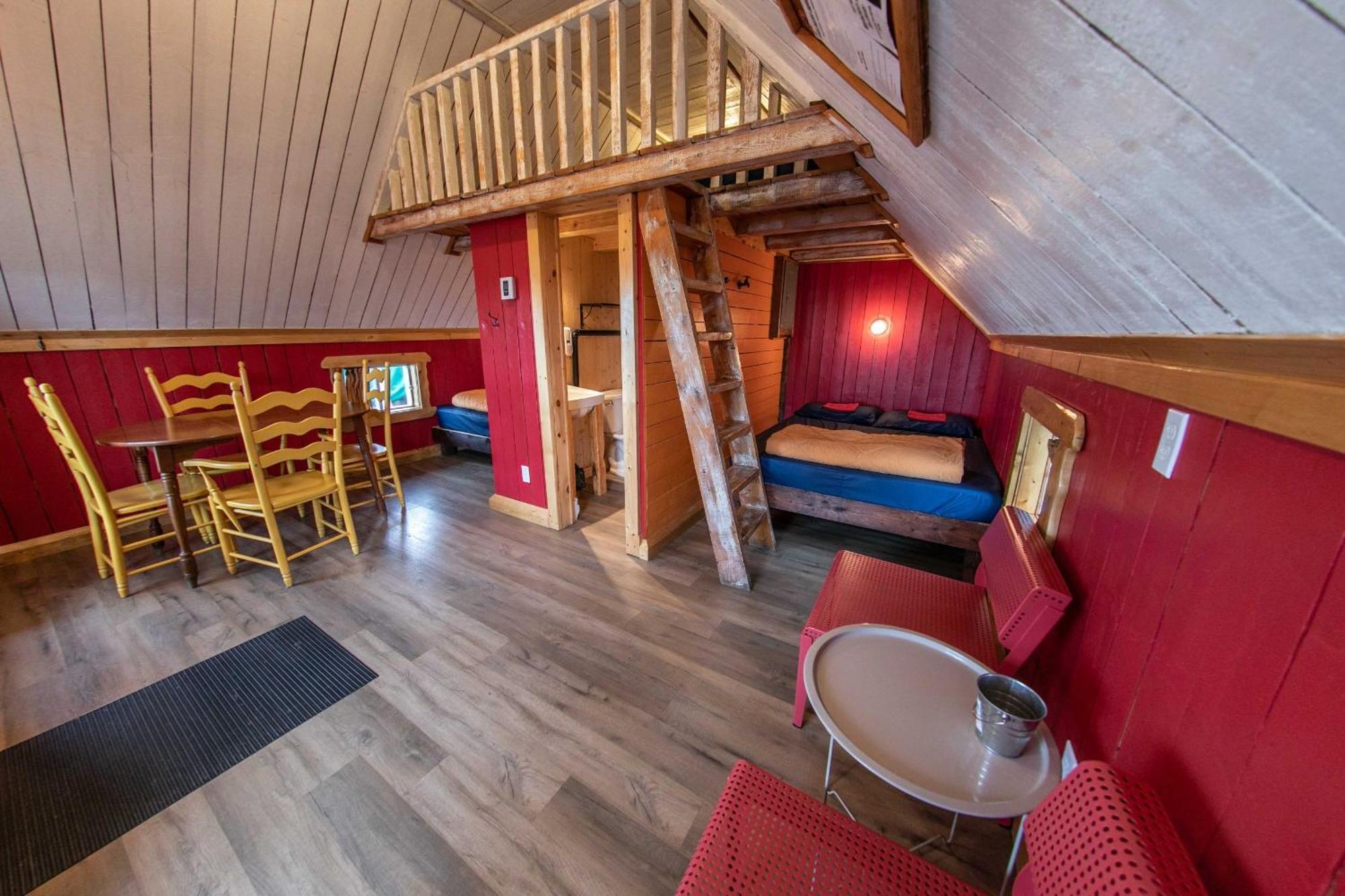 Auberge Festive Sea Shack Sainte Anne des Monts Ngoại thất bức ảnh
