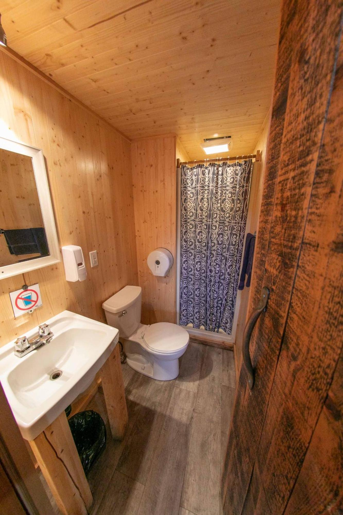 Auberge Festive Sea Shack Sainte Anne des Monts Ngoại thất bức ảnh