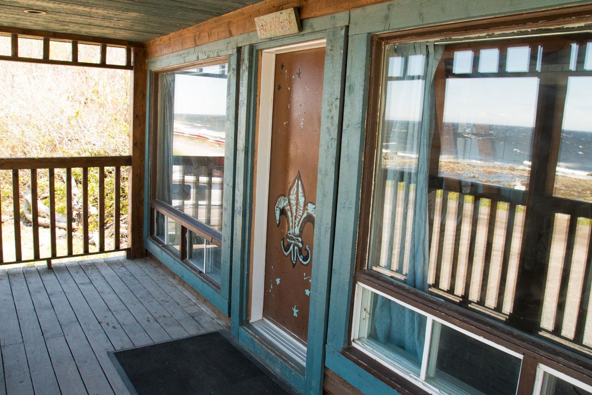 Auberge Festive Sea Shack Sainte Anne des Monts Ngoại thất bức ảnh