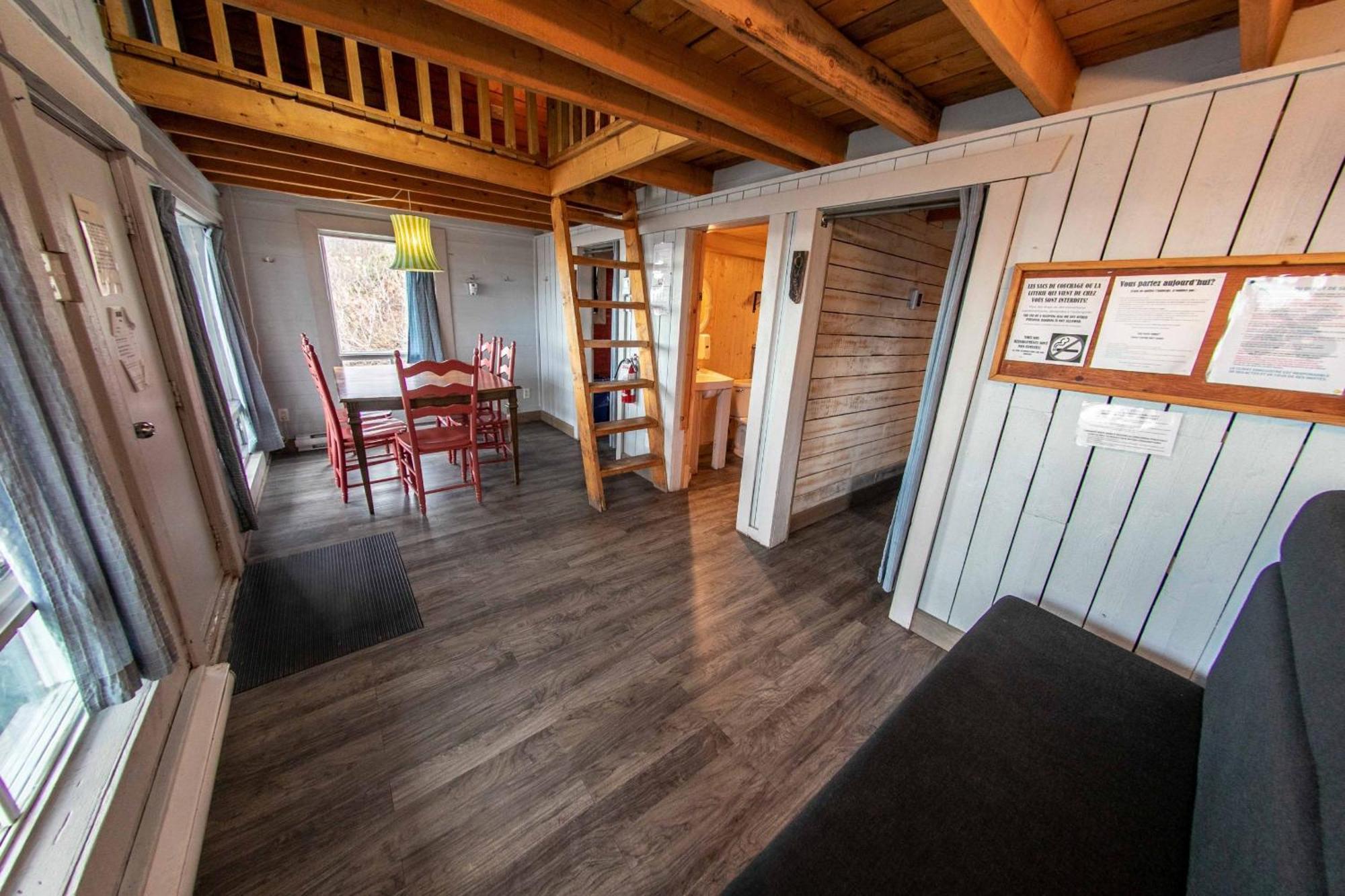 Auberge Festive Sea Shack Sainte Anne des Monts Ngoại thất bức ảnh