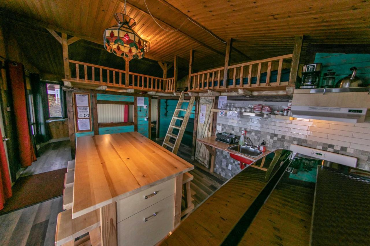 Auberge Festive Sea Shack Sainte Anne des Monts Ngoại thất bức ảnh