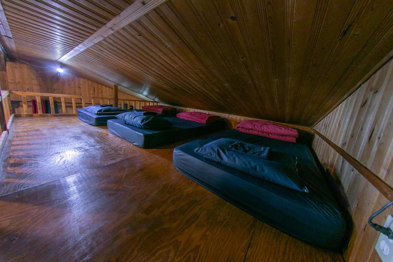Auberge Festive Sea Shack Sainte Anne des Monts Ngoại thất bức ảnh